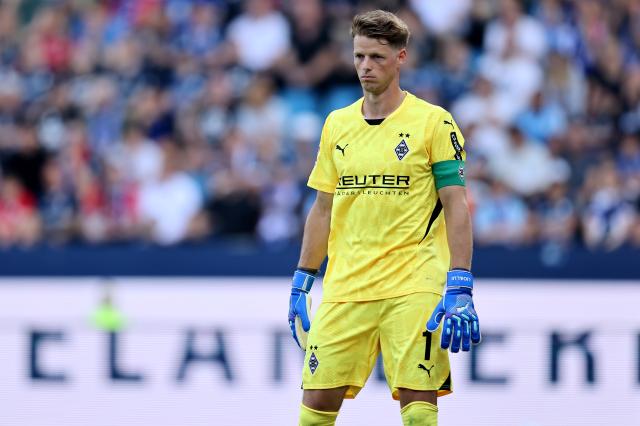 With Moritz Nicolas expected to be out for the rest of the season, Jonas Omlin will be in goal for Gladbach.